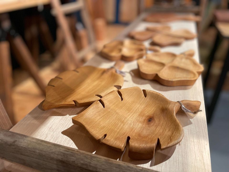 木製ハシゴの店舗什器3