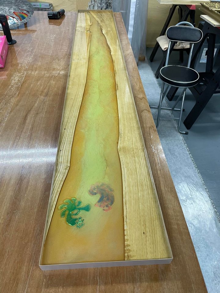 おはようございます。本日お休みですが、レジン室で裏面注型5